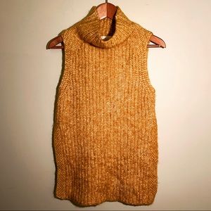 ✨RARE✨ Aritzia Wilfred Durandal sweater in gold